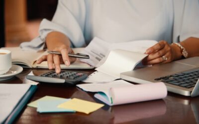 Cómo organizar facturas y papeles en 4 pasos